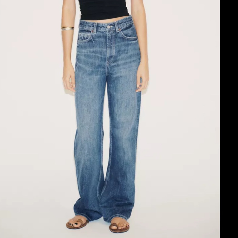 Zara Mid-Rise, Wide Leg Jeans